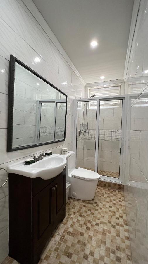 Stonetrail Hotel Arnos Vale Bagian luar foto