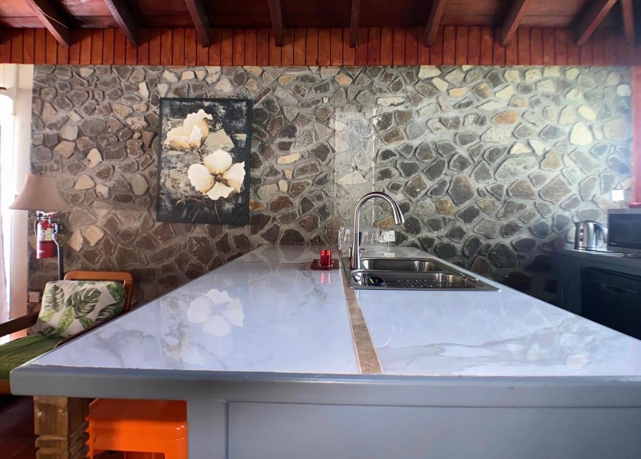 Stonetrail Hotel Arnos Vale Bagian luar foto