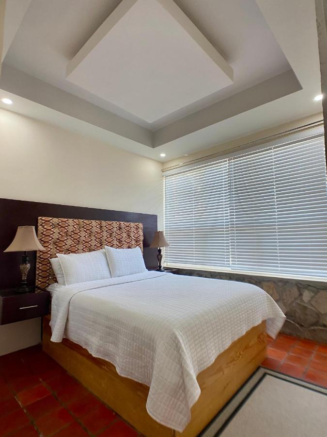 Stonetrail Hotel Arnos Vale Bagian luar foto